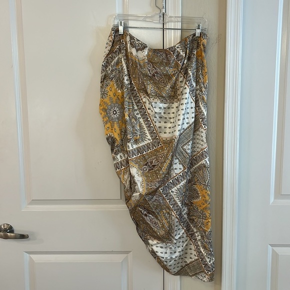 Boho Paisley Ruched Slit Midi
Skirt, Size: 2X - Picture 5 of 17